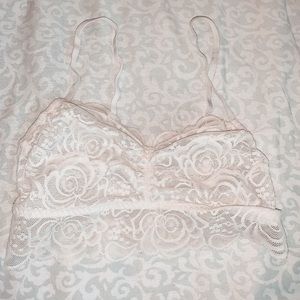 💋PINK VS WHITE BRALETTE